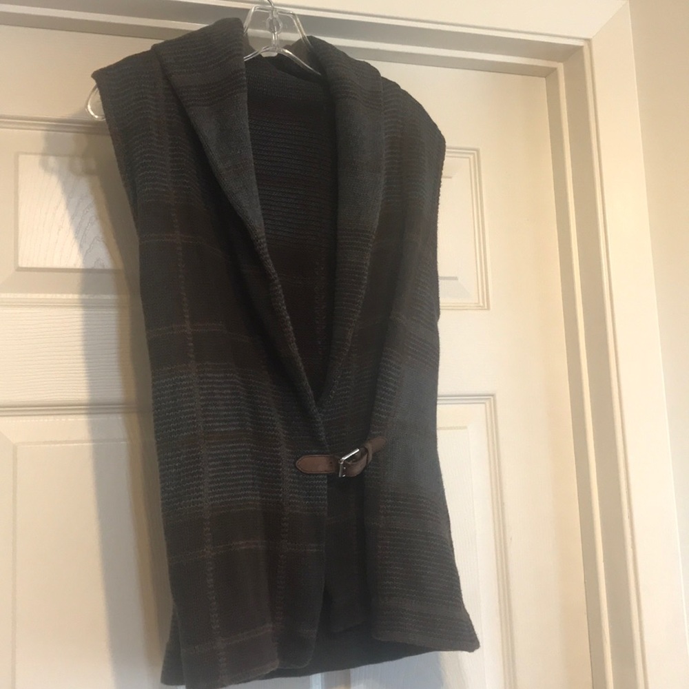 Sweater vest